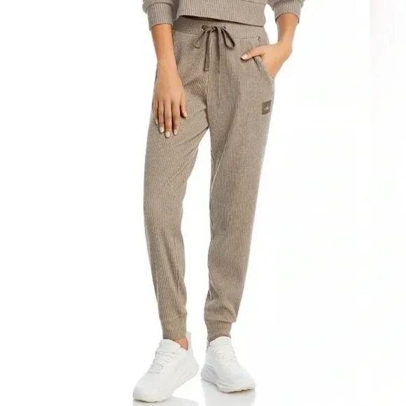 Alo Yoga Size M Muse Ribbed Knit Jogger Sweatpants Lounge Taupe - Picture 2 of 10